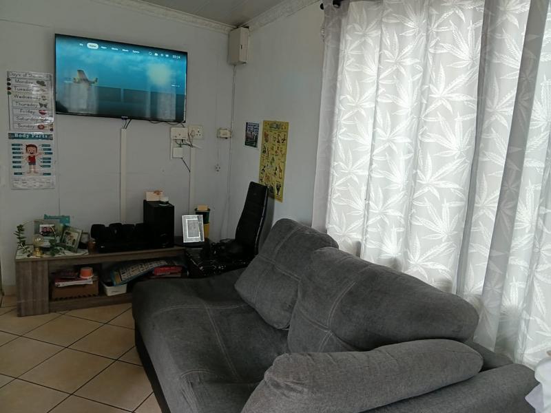 2 Bedroom Property for Sale in New Macassar Western Cape